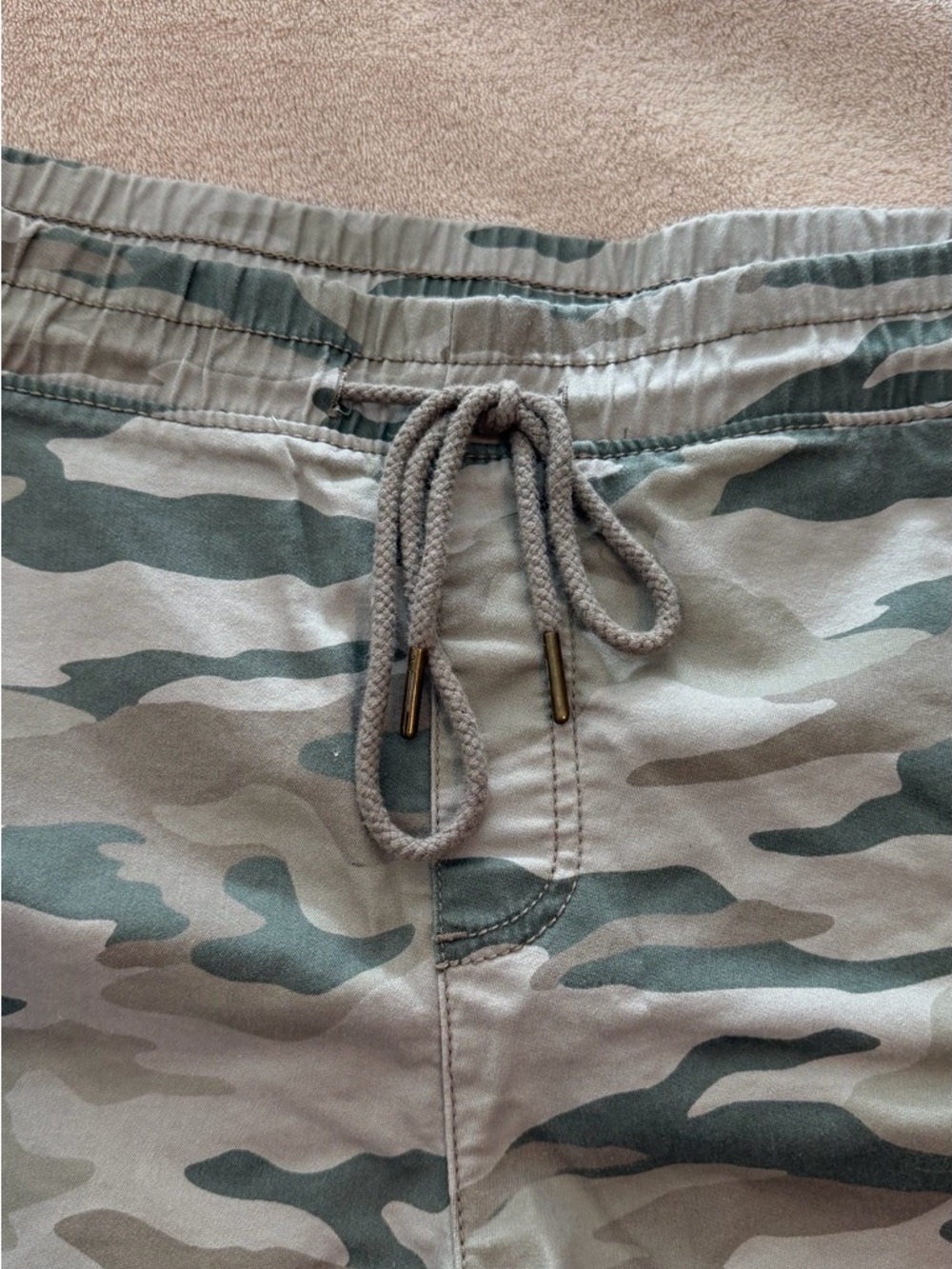 Time and Tru Women’s Camo Drawstring Shorts - XXL - Picture 2 of 7